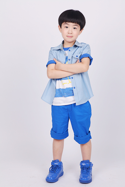 樂(lè)鯊新款童裝綠色