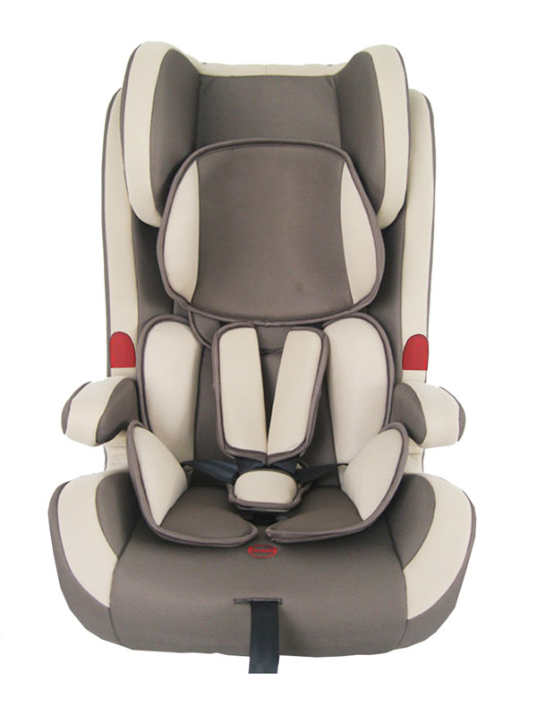 樂貝貝米白色兒童安全座椅