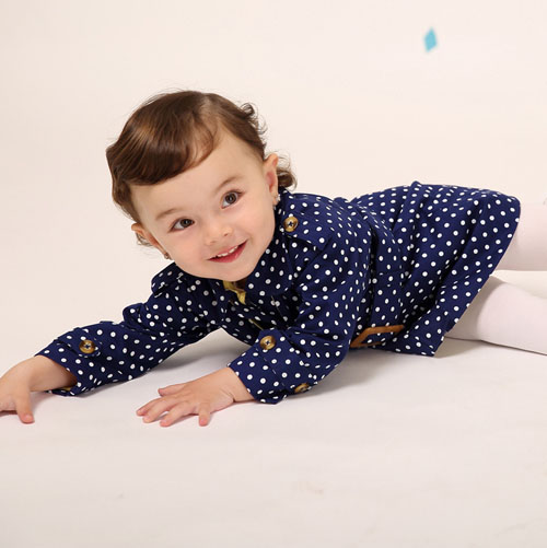 棉果果圓點(diǎn)風(fēng)衣式外套