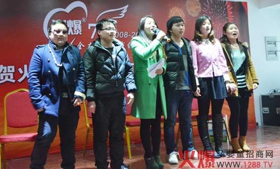 相親相愛(ài)的一家人