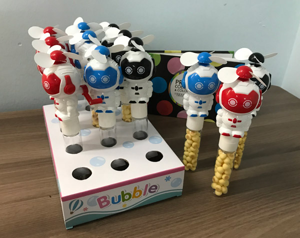 艾嬰堡機(jī)器人手搖風(fēng)扇小饅頭.jpg 艾嬰堡機(jī)器人手搖風(fēng)扇小饅頭.jpg