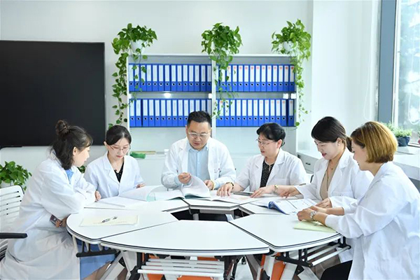 萬(wàn)哺樂與中歐營(yíng)養(yǎng)與健康聯(lián)合研究中心簽約合作7.jpg 萬(wàn)哺樂與中歐營(yíng)養(yǎng)與健康聯(lián)合研究中心簽約合作7.jpg