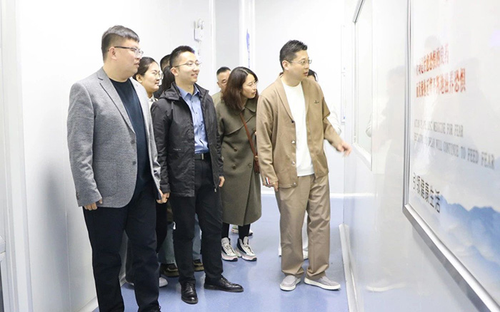 菏澤學院藥學院領導蒞臨中舜生物考察指導6.jpg 菏澤學院藥學院領導蒞臨中舜生物考察指導6.jpg