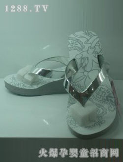 �y��ɫŮ��Ь