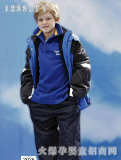 帶藍(lán)色外套