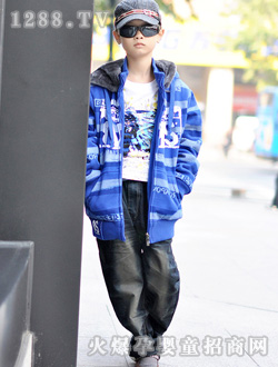 �������{ɫ�l�y����