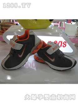 �ڰ��\(y��n)��Ь