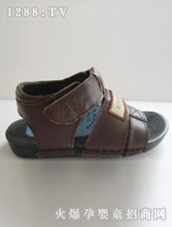 ��؈֮����ɫ�냺��Ь