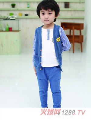 �{ɫ�����{ɫ���e���b